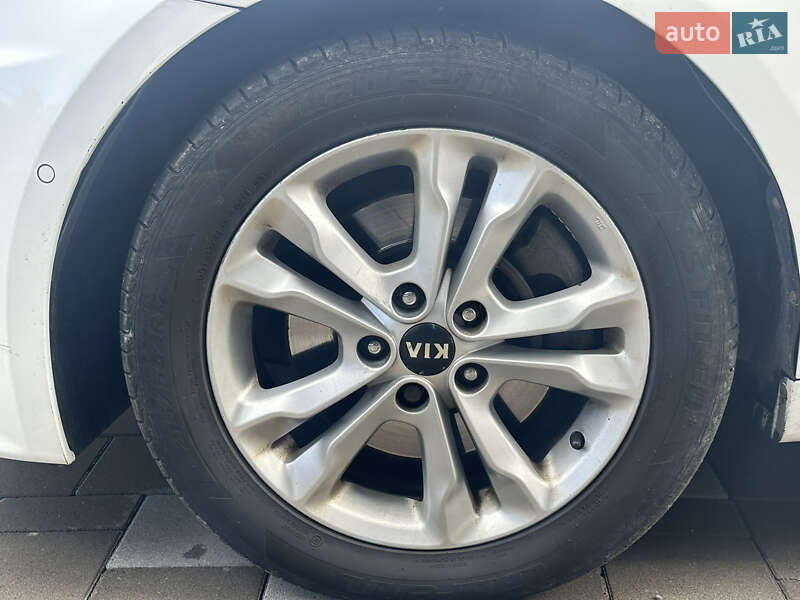 Седан Kia Optima 2012 в Рівному