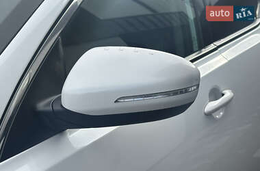 Седан Kia Optima 2012 в 