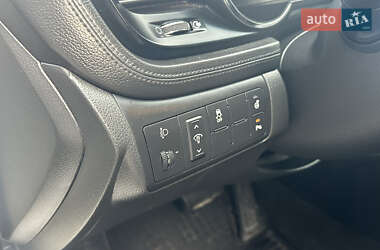 Седан Kia Optima 2012 в 