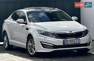 Седан Kia Optima 2012 в 