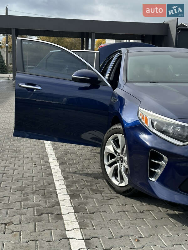 Седан Kia Optima 2016 в Виннице
