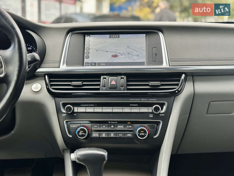 Седан Kia Optima 2017 в Киеве
