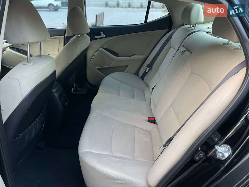 Седан Kia Optima 2014 в Рівному
