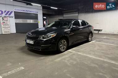 Седан Kia Optima 2016 в Киеве
