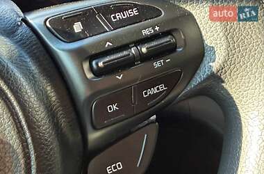 Седан Kia Optima 2015 в 