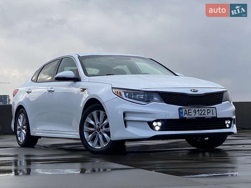Седан Kia Optima 2017 в Киеве