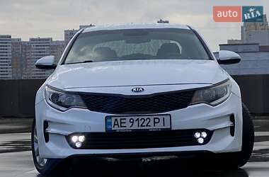 Седан Kia Optima 2017 в 