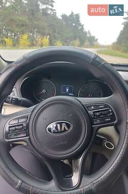Седан Kia Optima 2016 в 