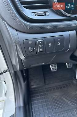 Седан Kia Optima 2012 в 