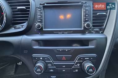 Седан Kia Optima 2012 в 