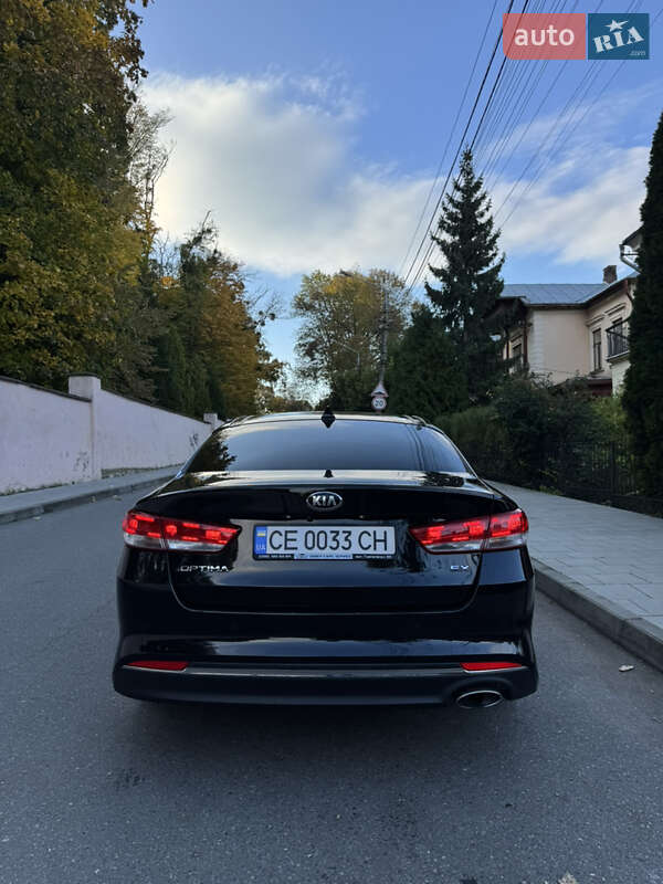 Седан Kia Optima 2017 в Черновцах