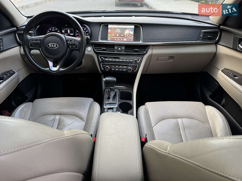 Седан Kia Optima 2017 в Черновцах