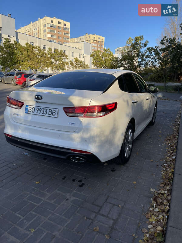 Седан Kia Optima 2017 в Львове