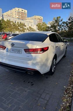 Седан Kia Optima 2017 в  фото 8 Седан Kia Optima 2017 в