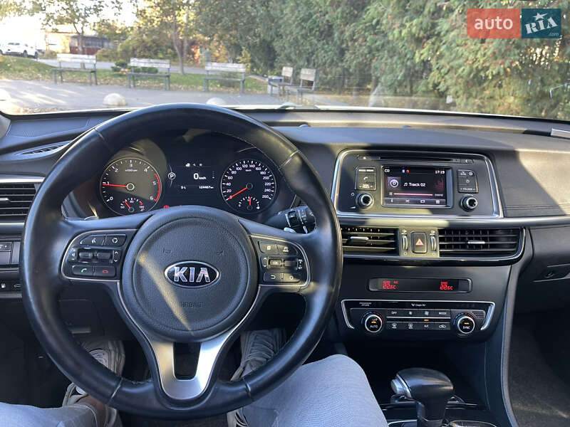 Седан Kia Optima 2017 в Львове