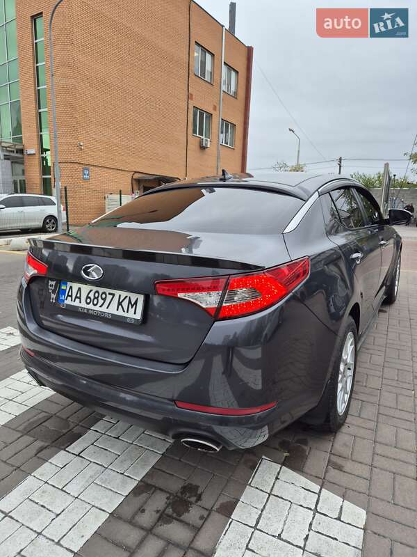 Седан Kia Optima 2012 в Киеве