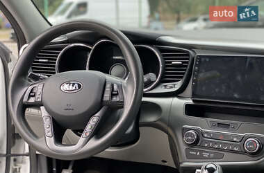Седан Kia Optima 2013 в 