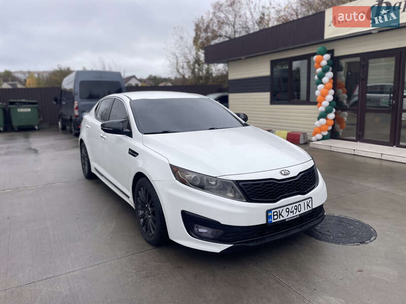 Седан Kia Optima 2012 в 