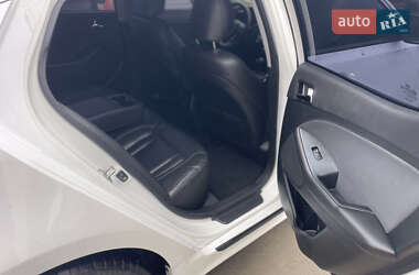 Седан Kia Optima 2012 в 