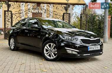 Седан Kia Optima 2012 в 