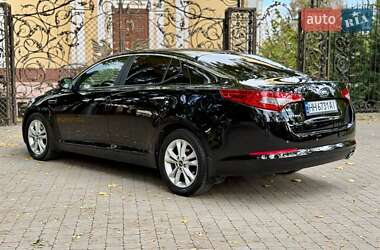 Седан Kia Optima 2012 в 