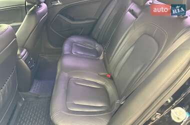 Седан Kia Optima 2012 в 