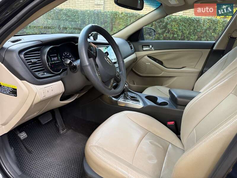 Седан Kia Optima 2013 в Києві