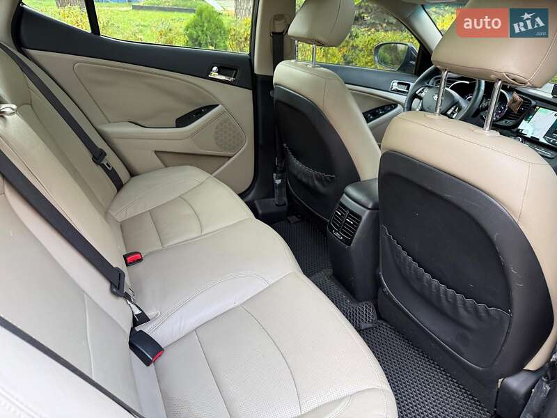 Седан Kia Optima 2013 в Києві