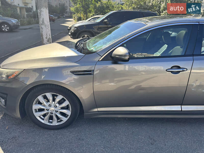 Седан Kia Optima 2014 в Украинке