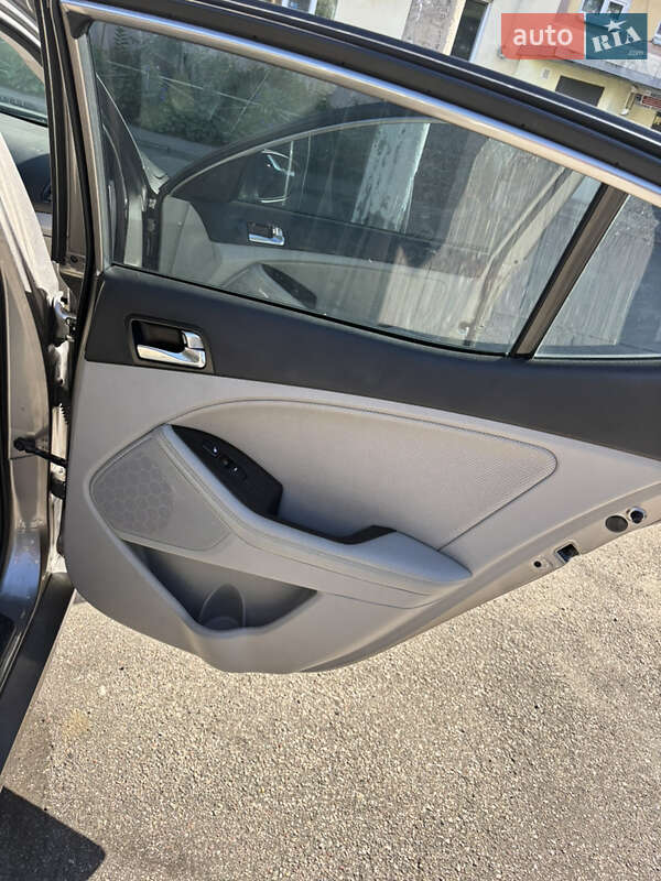 Седан Kia Optima 2014 в Украинке