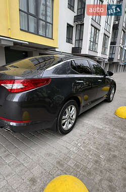 Седан Kia Optima 2012 в 