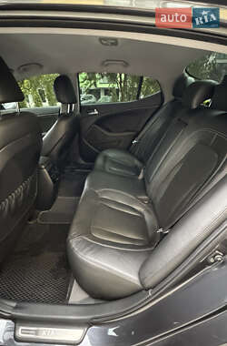 Седан Kia Optima 2012 в 