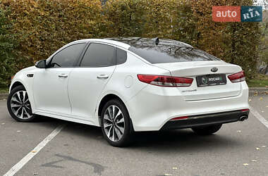 Седан Kia Optima 2016 в 