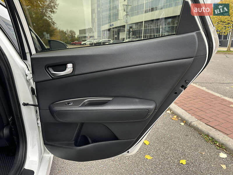 Седан Kia Optima 2016 в Киеве фото 36 Седан Kia Optima 2016 в Киеве