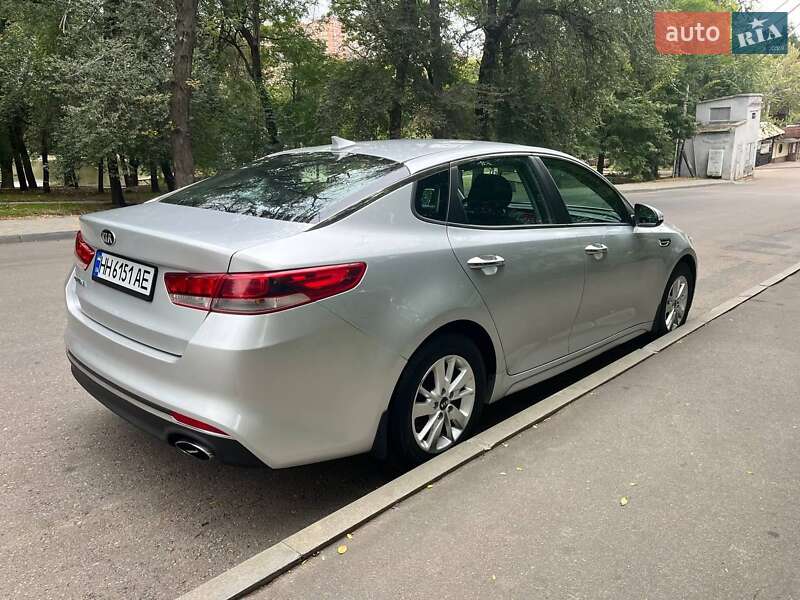 Седан Kia Optima 2017 в Одессе