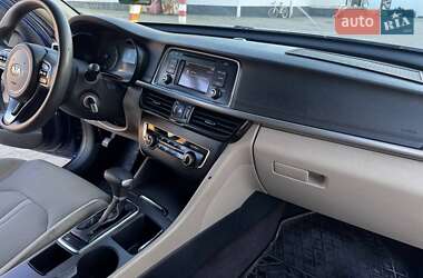 Седан Kia Optima 2016 в 
