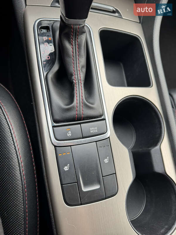 Седан Kia Optima 2017 в Киеве