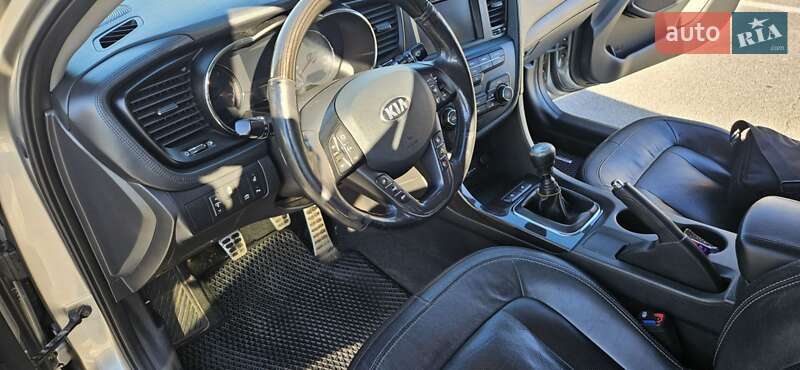 Седан Kia Optima 2012 в Запорожье