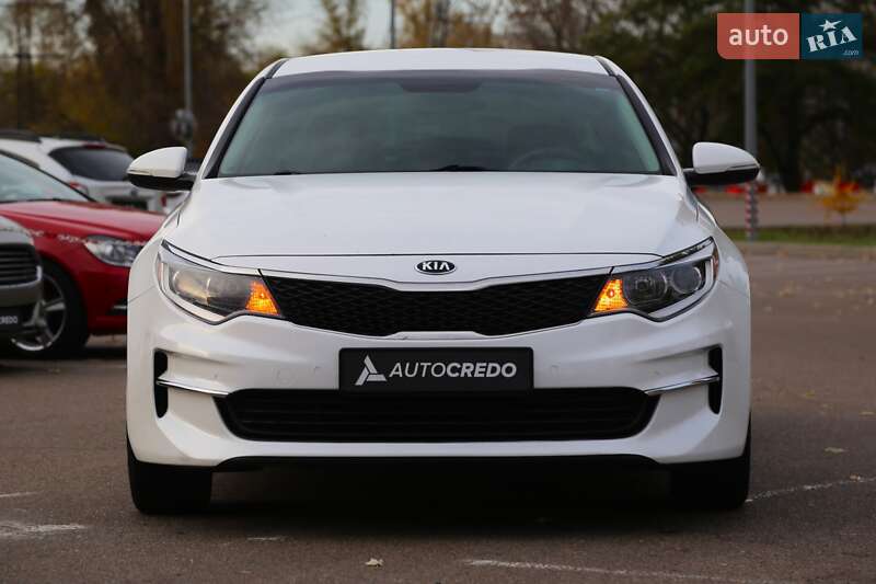 Седан Kia Optima 2017 в Киеве