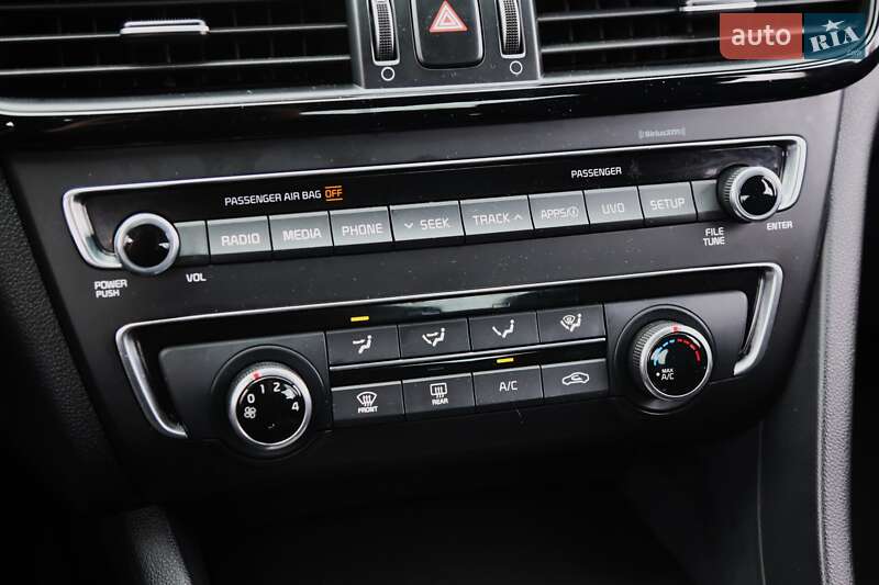 Седан Kia Optima 2017 в Киеве