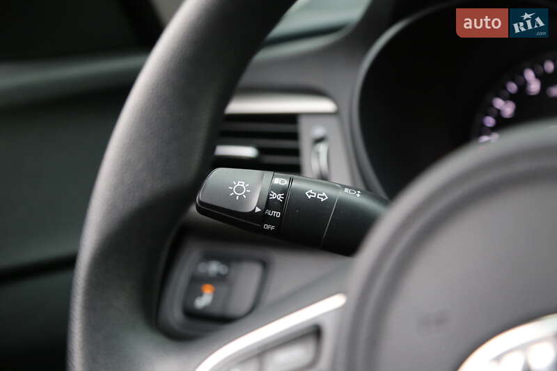 Седан Kia Optima 2017 в Киеве