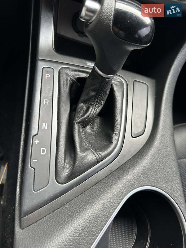 Седан Kia Optima 2013 в Киеве