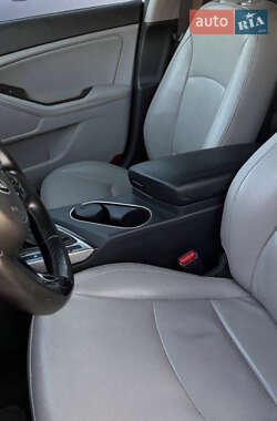 Седан Kia Optima 2013 в Золочеве