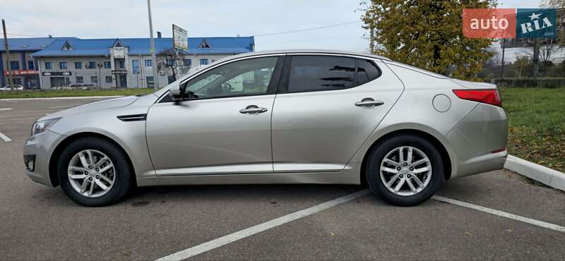 Седан Kia Optima 2012 в Житомире