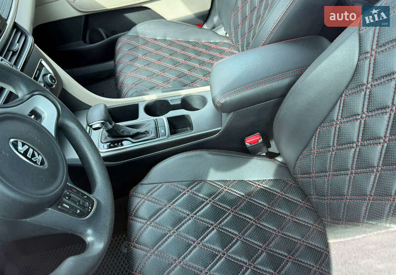 Седан Kia Optima 2015 в Києві