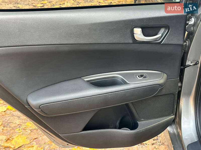 Седан Kia Optima 2017 в Киеве фото 25 Седан Kia Optima 2017 в Киеве