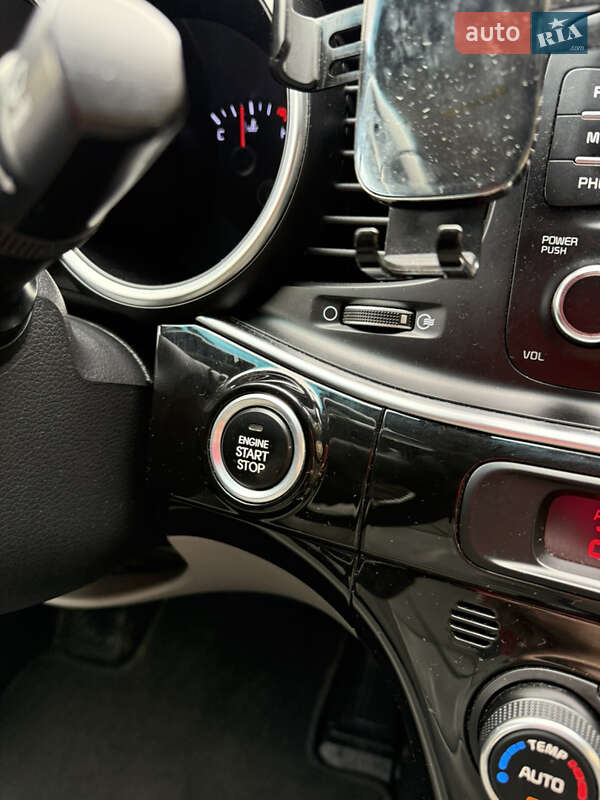 Седан Kia Optima 2014 в Харкові