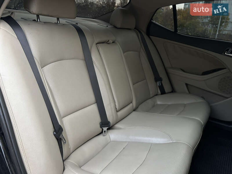 Седан Kia Optima 2013 в Николаеве