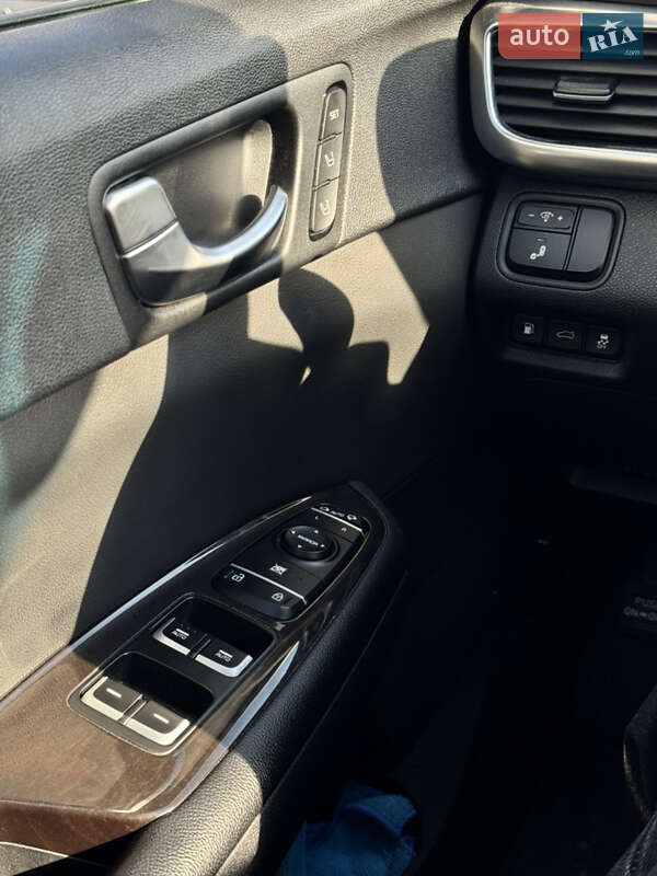 Седан Kia Optima 2016 в Киеве фото 11 Седан Kia Optima 2016 в Киеве