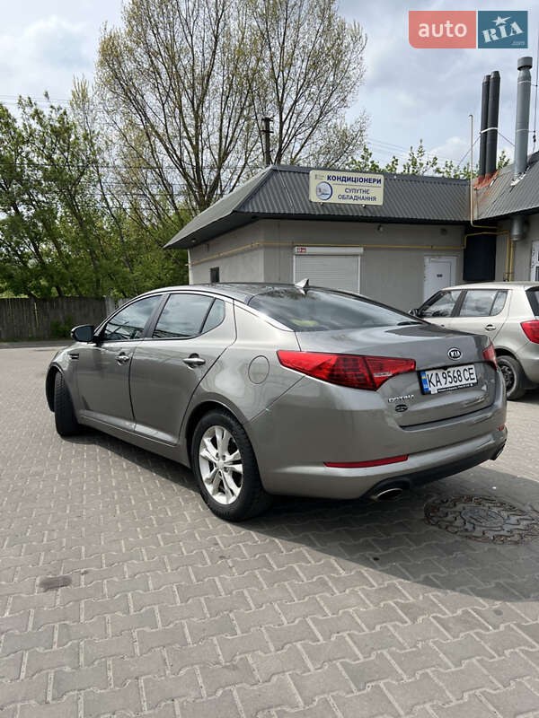 Седан Kia Optima 2011 в Києві